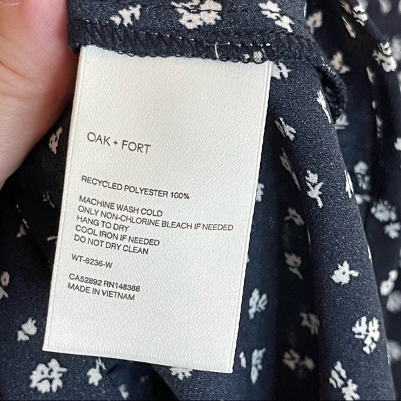 Oak and Fort NWT Floral Peplum Top Shirt - Picture 5 of 6